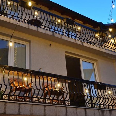 Moonlight Hostel 普里什蒂纳 外观 照片