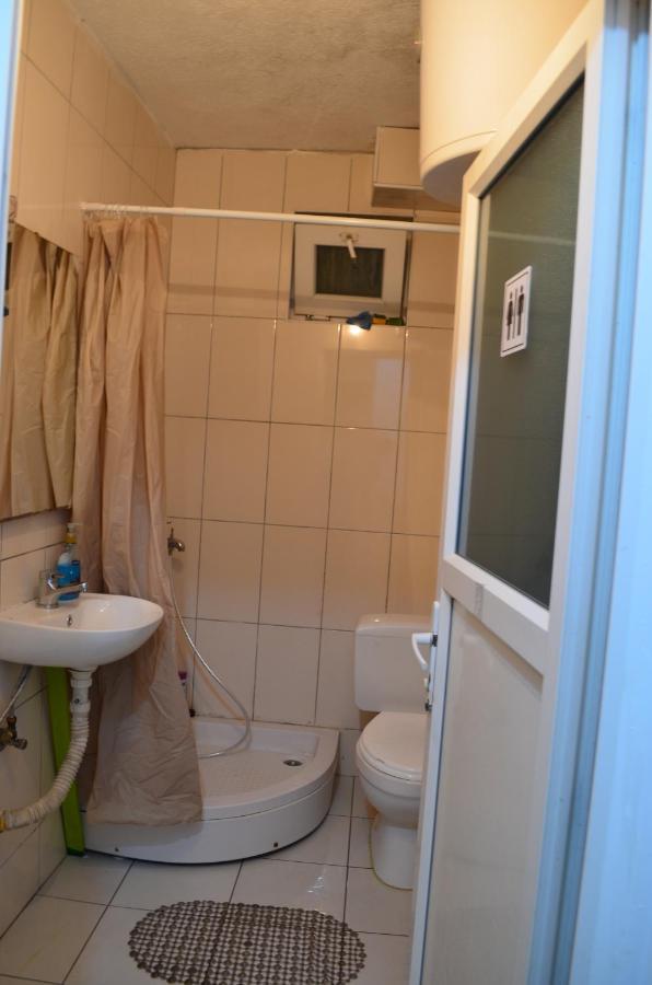Moonlight Hostel 普里什蒂纳 外观 照片