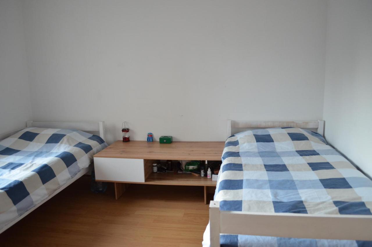 Moonlight Hostel 普里什蒂纳 外观 照片