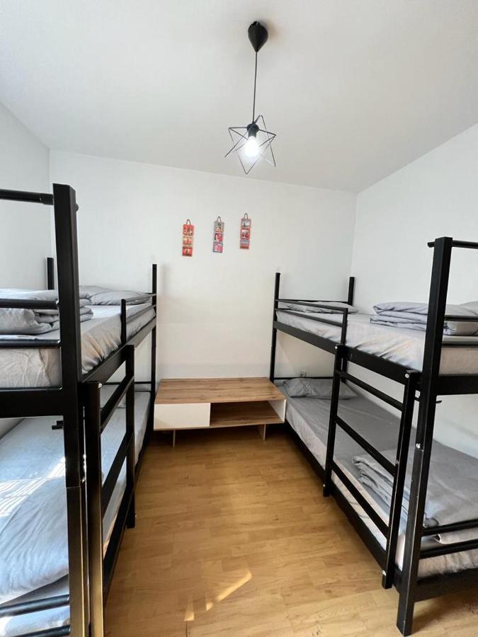 Moonlight Hostel 普里什蒂纳 外观 照片